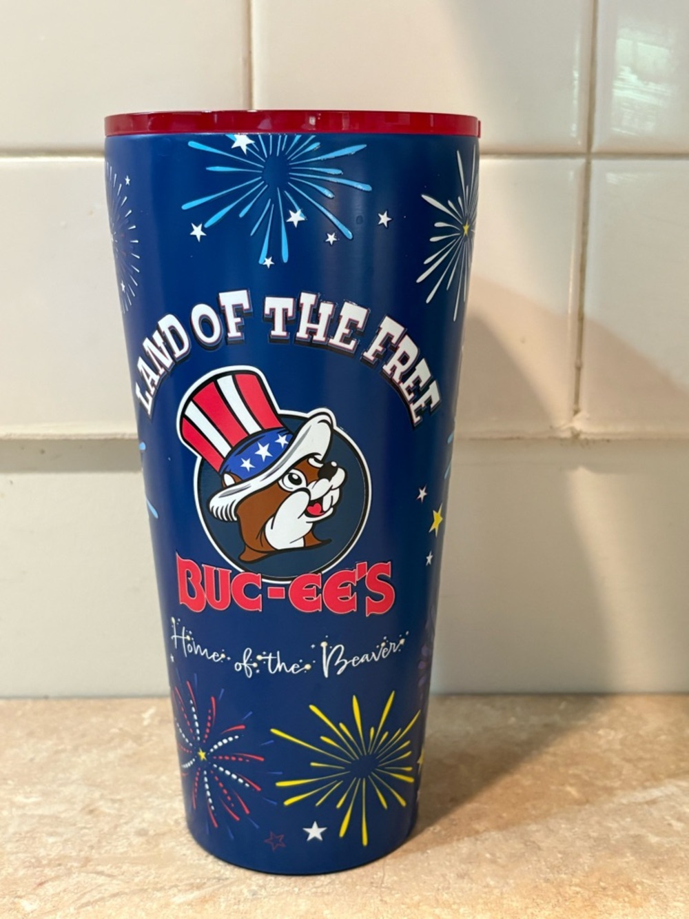 Buc-ee’s Land of the Free Home of the Beaver 2024 32oz GLOW IN THE DARK Tumbler